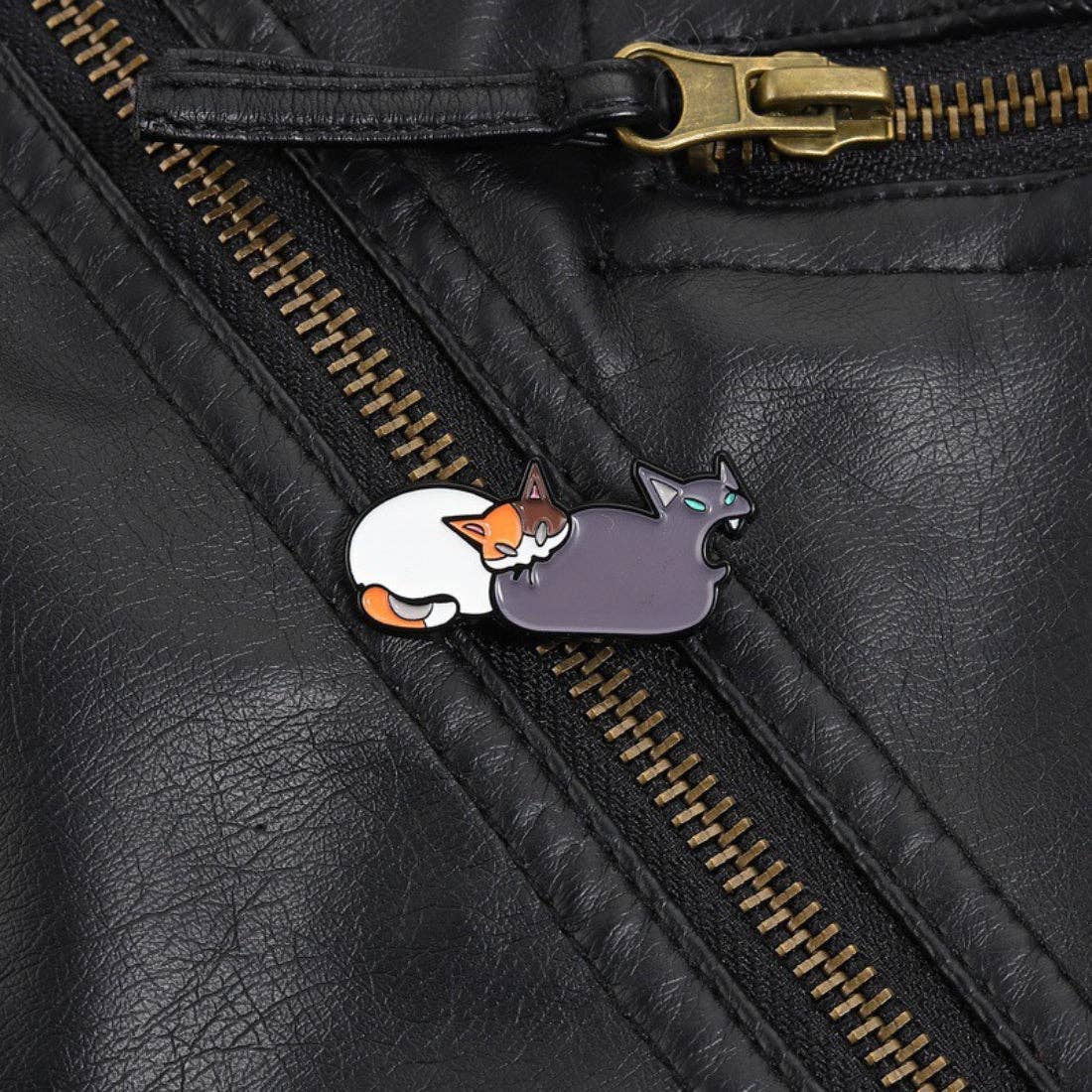 Pinori - Funny Cat Butt Bite Enamel Pin