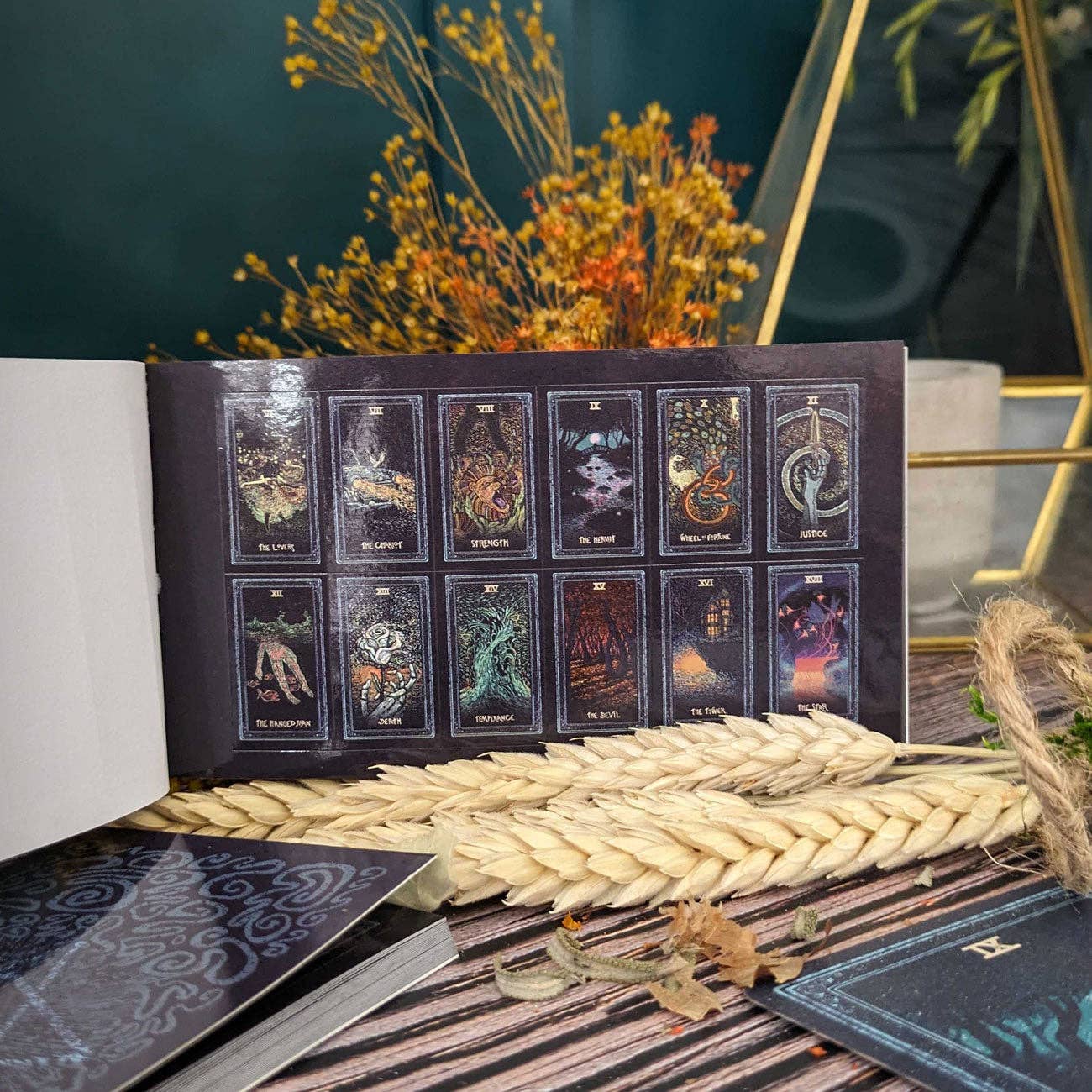Visions Sticker Book: Cosma Visions Oracle