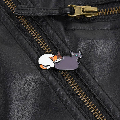 Pinori - Funny Cat Butt Bite Enamel Pin