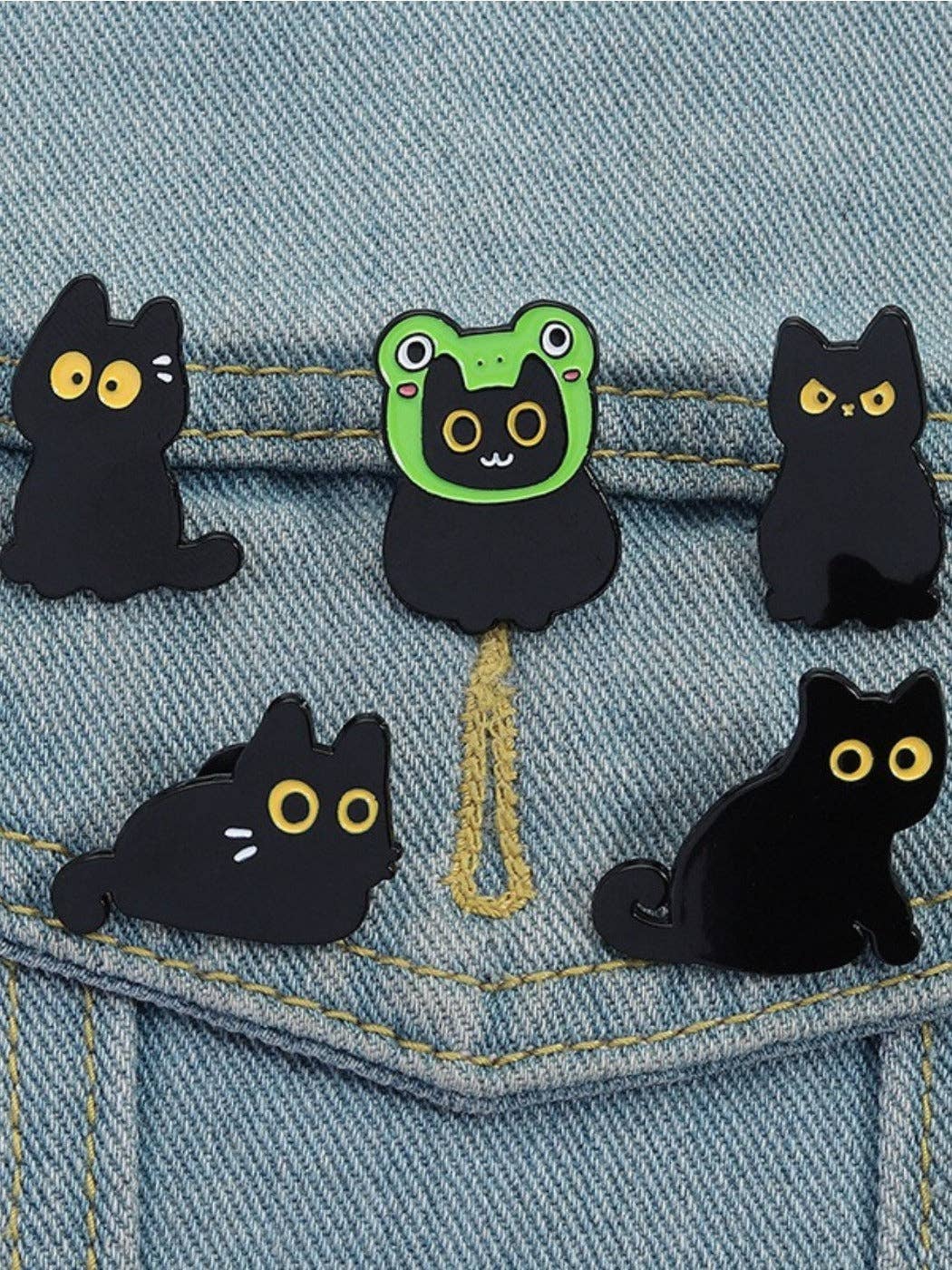 Pinori - Yellow Eyes Cute Black Cat Brooch: D