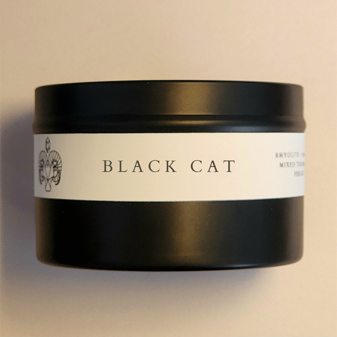 Black Cat • 8oz Soy Crystal Candle: Peridot (green eyes)