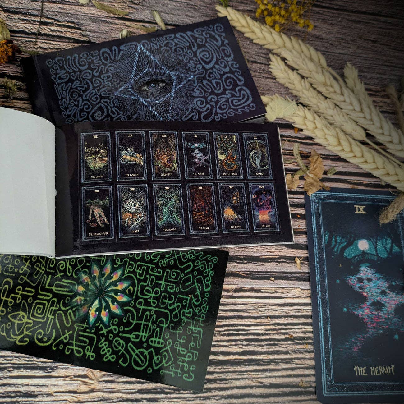 Visions Sticker Book: Cosma Visions Oracle
