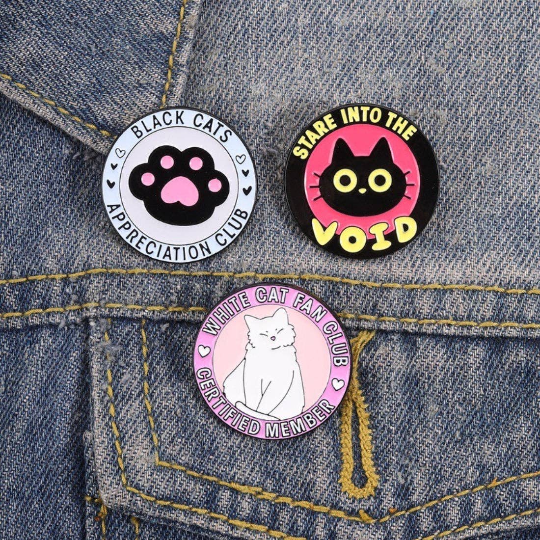 Pinori - Cat Fan Club Enamel Pin: Red