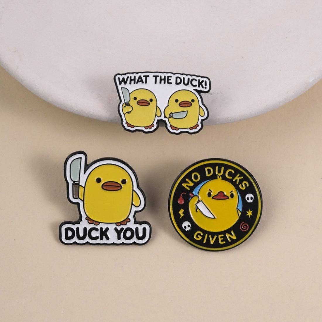 Pinori Funny Duck Enamel Pin: YLWWHT