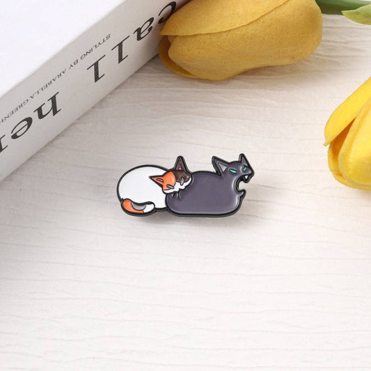 Pinori - Funny Cat Butt Bite Enamel Pin